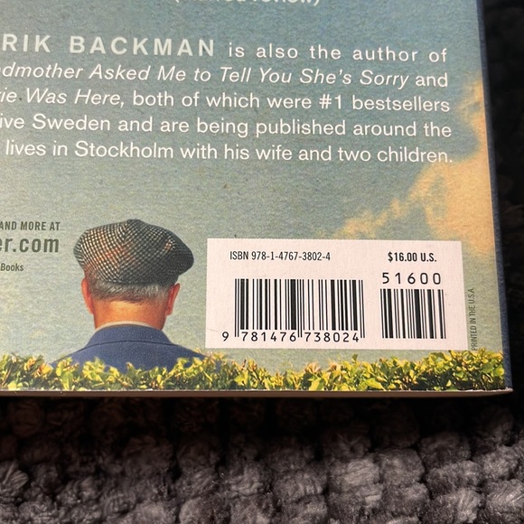 New York Times Bestseller NEW Paperbackš āA Man Called OVEā by Fredrik Backman - Picture 4 of 4